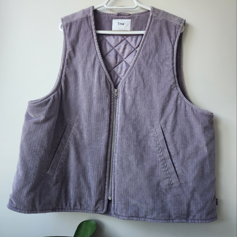 Quilted corduroy zip vest